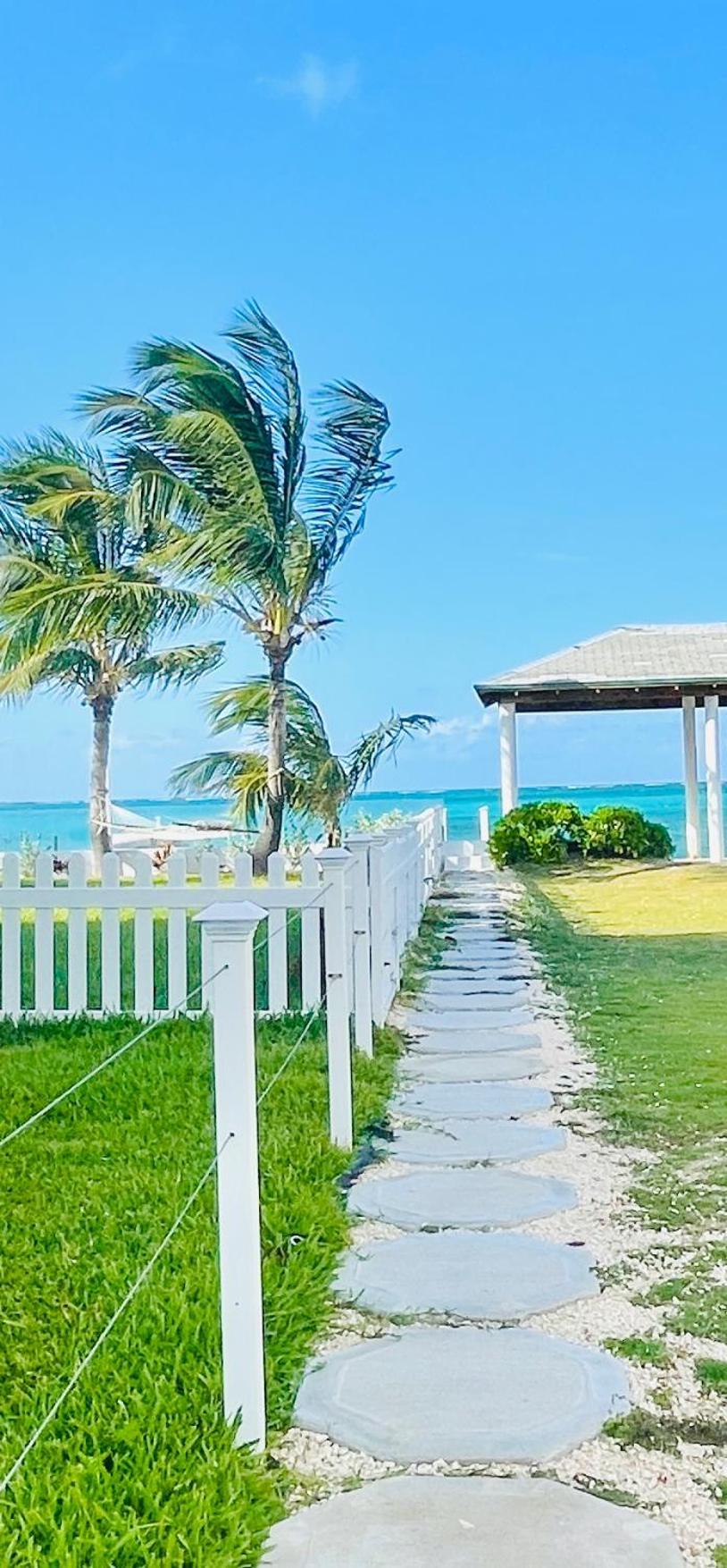Studio, 100 Feet From The Beach Nassau Exterior foto