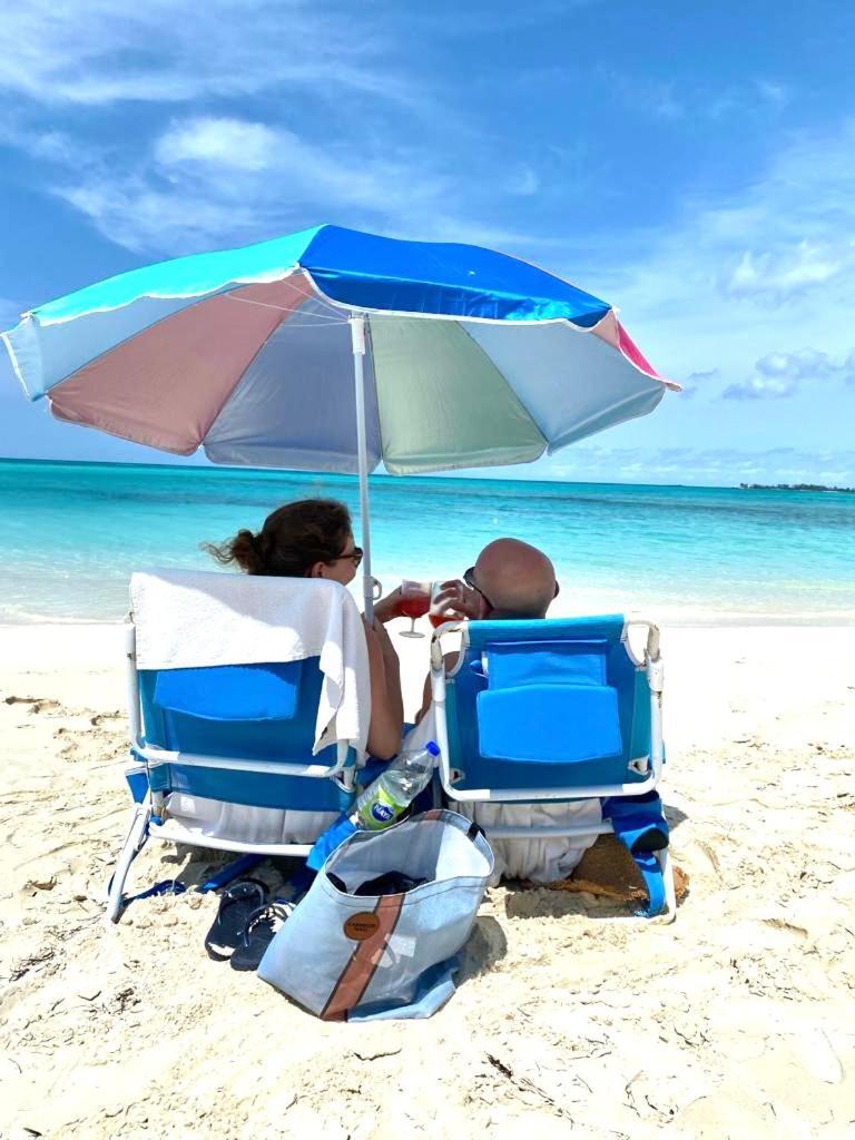Studio, 100 Feet From The Beach Nassau Exterior foto